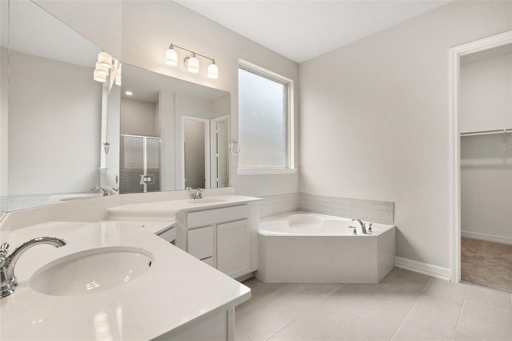 4105 Golden Bird Landing Court, League City, Texas image 9