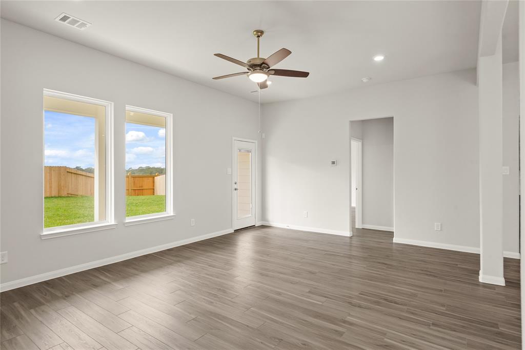 3001 Plains Circle, Brookshire, Texas image 7