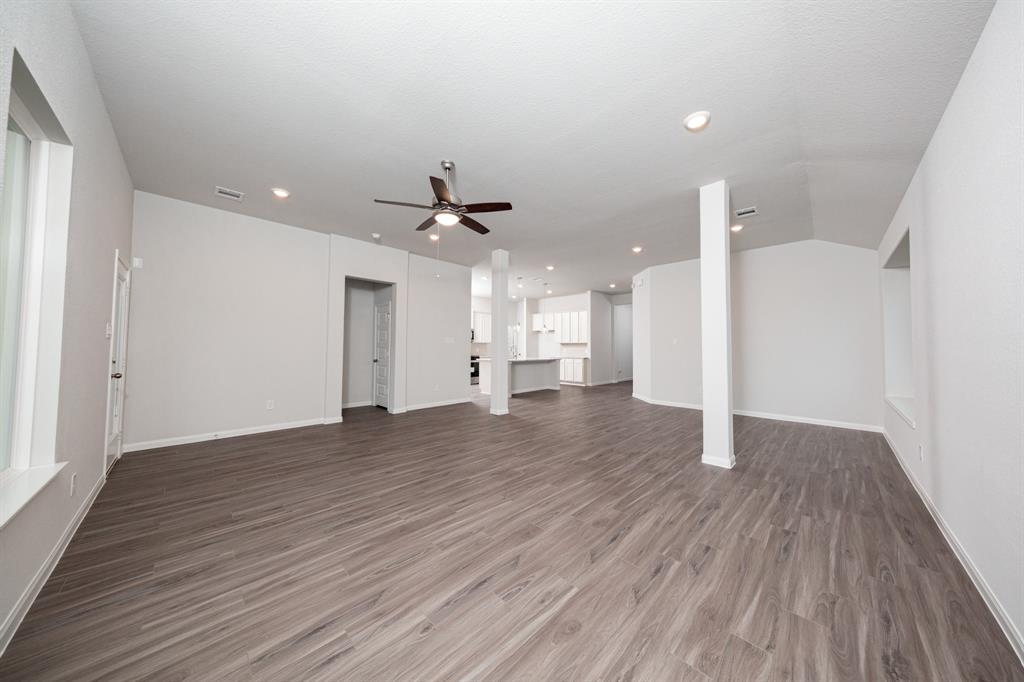 3001 Plains Circle, Brookshire, Texas image 13