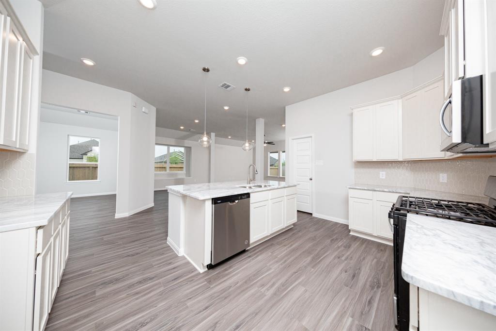 3001 Plains Circle, Brookshire, Texas image 11