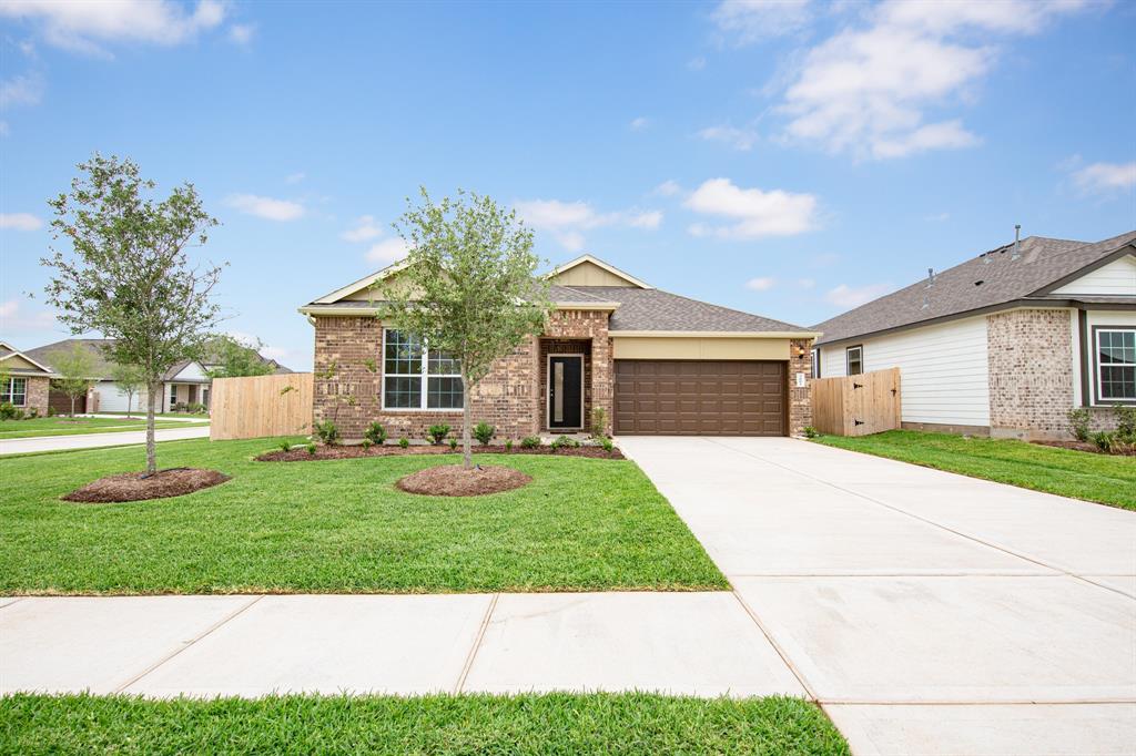 3001 Plains Circle, Brookshire, Texas image 1