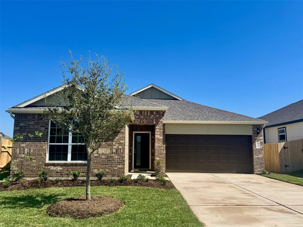 3001 Plains Circle, Brookshire, Texas image 2