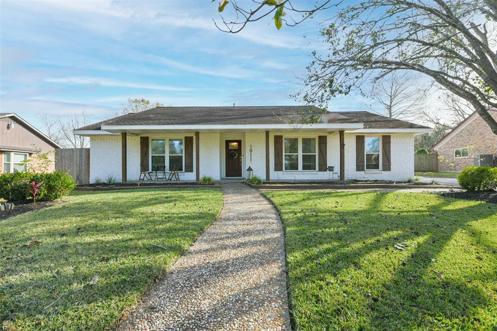 1911 Aggie Lane, League City, Texas image 1