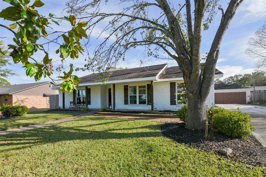 1911 Aggie Lane, League City, Texas image 2