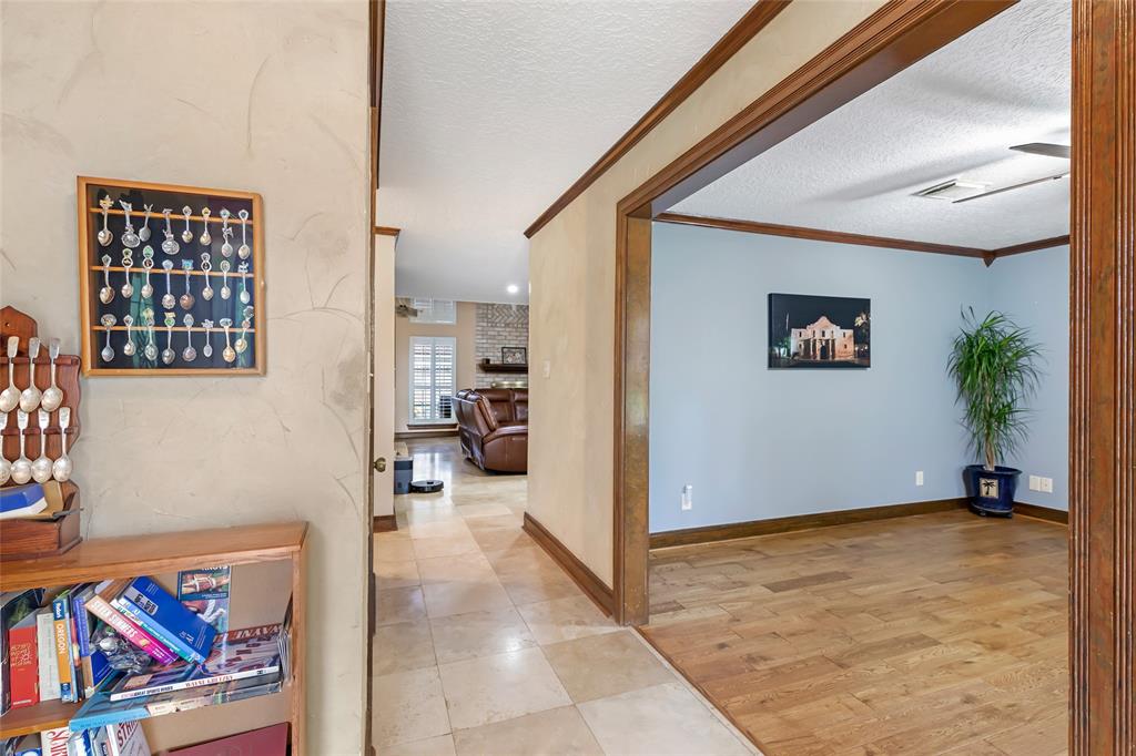 20131 Magnolia Bend Drive, Humble, Texas image 5