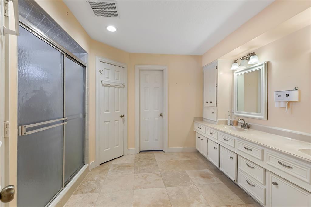 20131 Magnolia Bend Drive, Humble, Texas image 16