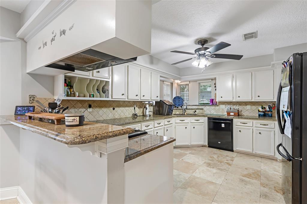 20131 Magnolia Bend Drive, Humble, Texas image 10