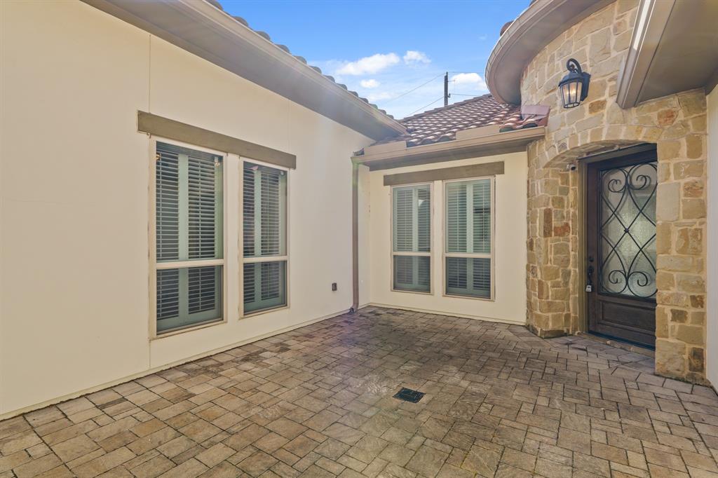 67 Quiet Vista Drive, Sugar Land, Texas image 6
