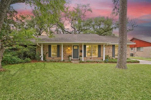 8007 Roos Road Houston TX 77036