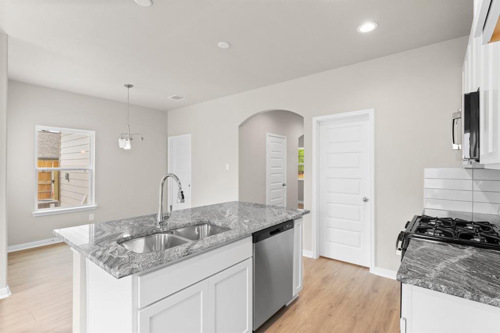11845 East Gate Villas Drive, Willis, Texas image 19