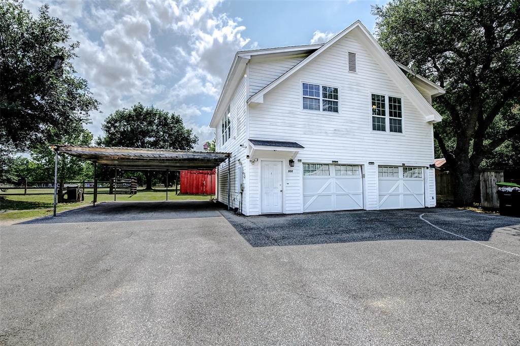 902 Richmond Parkway