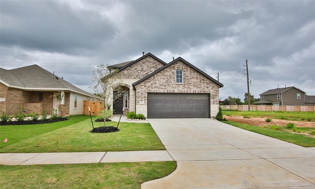 2967 Colonia Blossom Lane, Pinehurst, Texas image 3