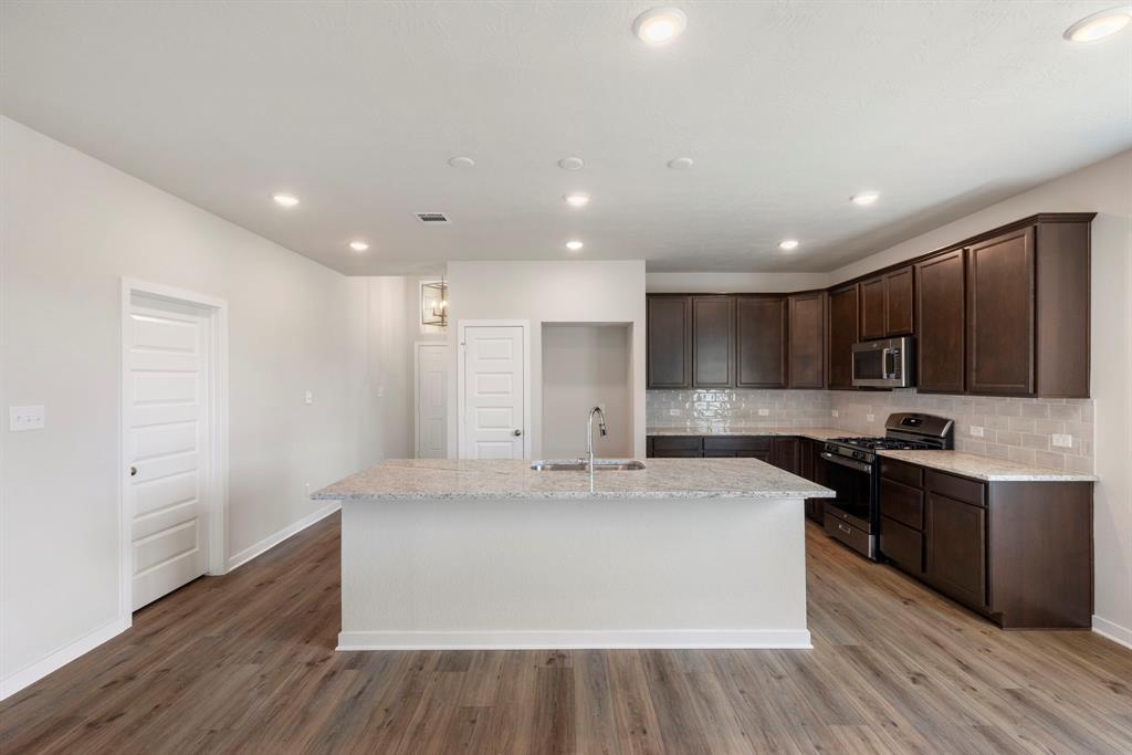 3706 Violet Lane, Huntsville, Texas image 18