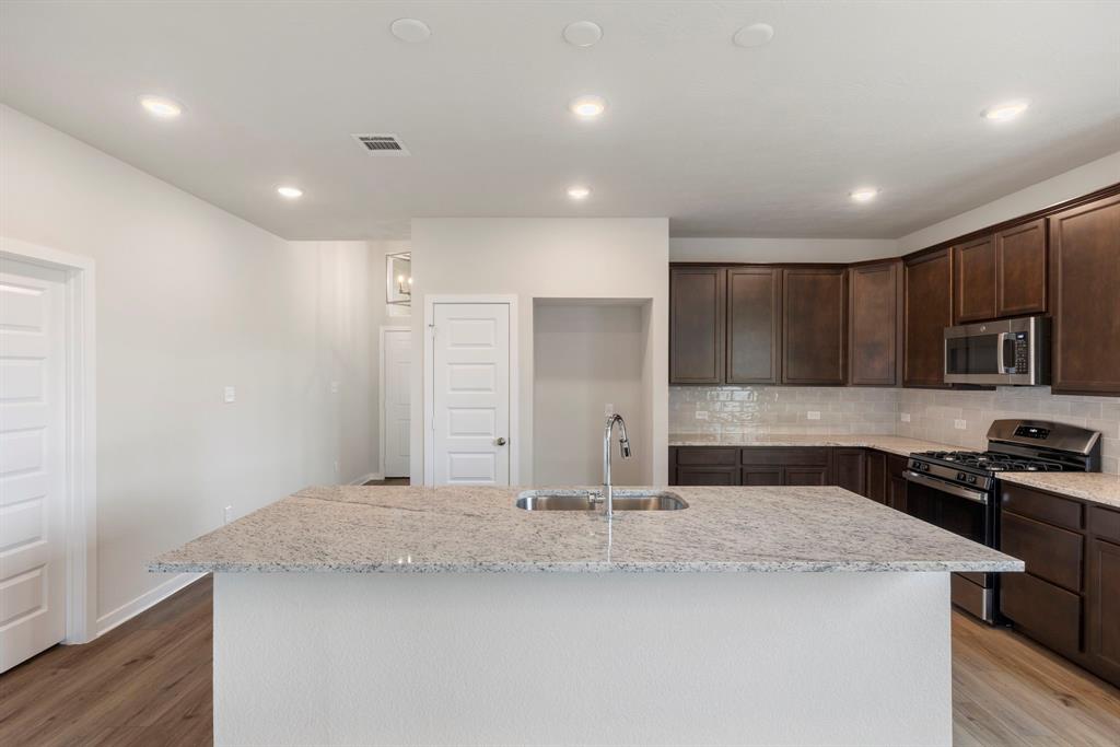 3706 Violet Lane, Huntsville, Texas image 28