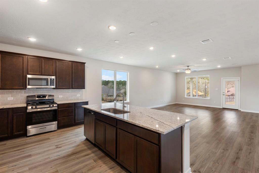 3706 Violet Lane, Huntsville, Texas image 17