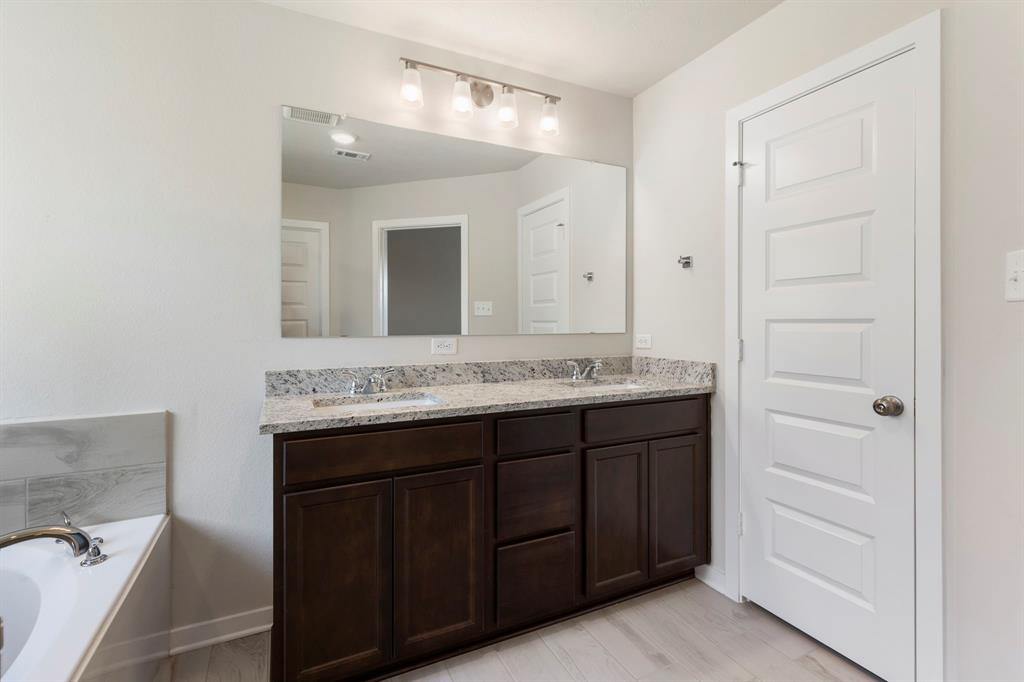 3706 Violet Lane, Huntsville, Texas image 33