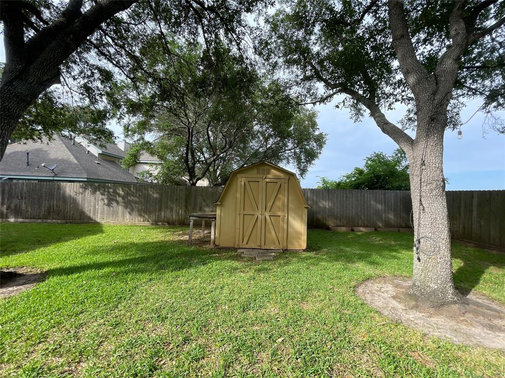 7110 Pembrough Lane, Katy, Texas image 28