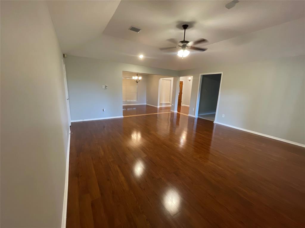 7110 Pembrough Lane, Katy, Texas image 12