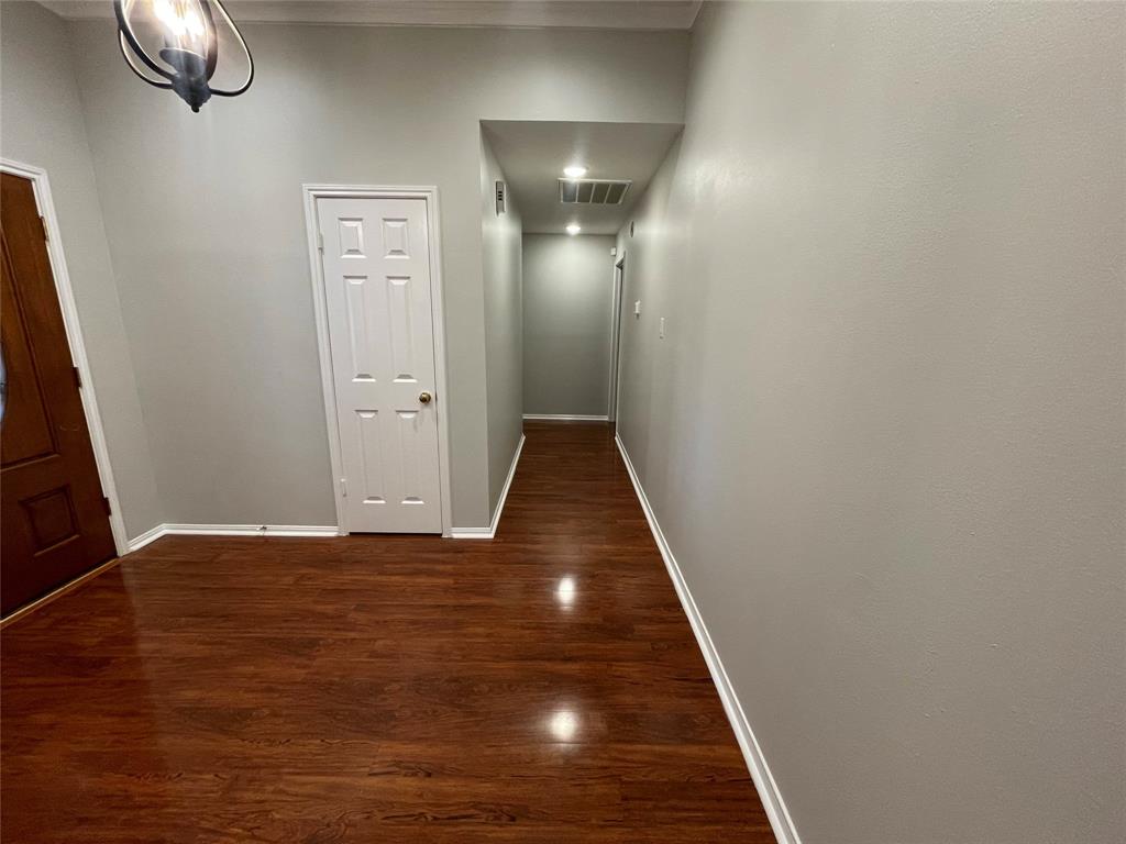 7110 Pembrough Lane, Katy, Texas image 5
