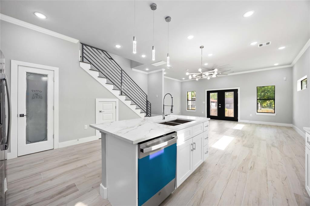 3319 Coal Street, Houston, Texas image 4