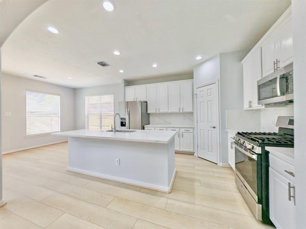 5030 Shadow Breeze Lane, Katy, Texas image 13