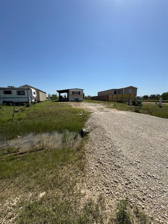538 Road 5701, Cleveland, Texas image 2