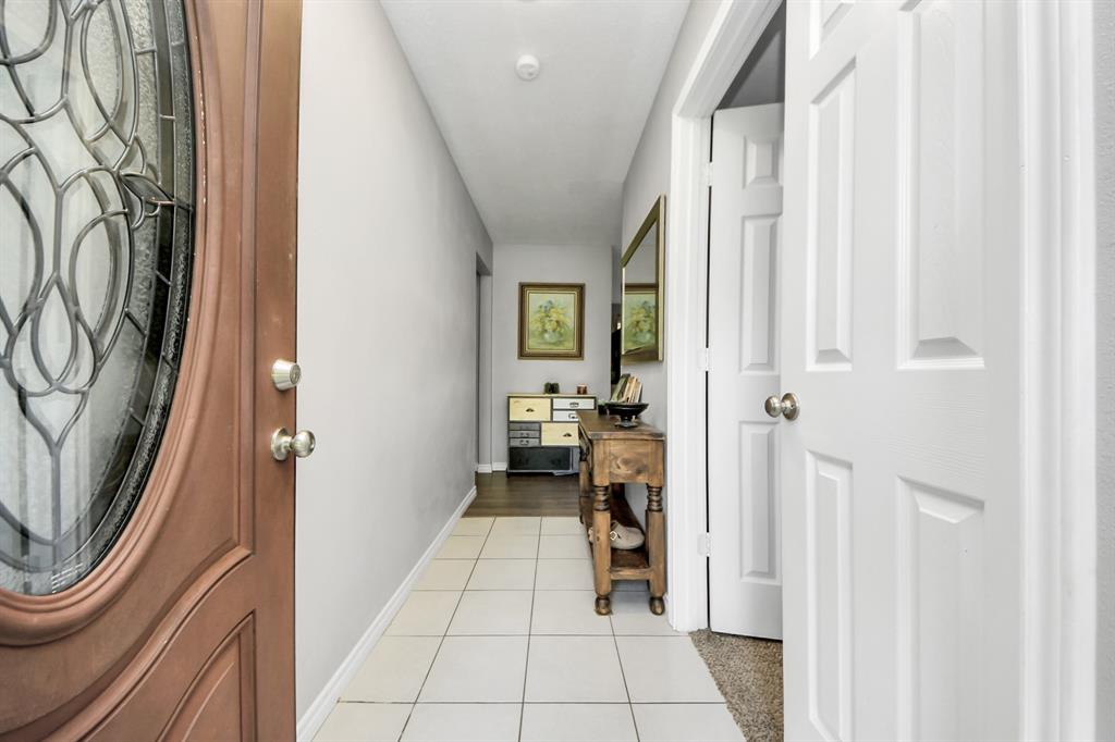 4925 Magnolia Lane, Old River-Winfree, Texas image 11