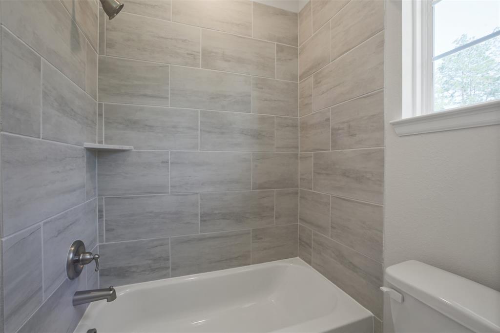12727 Creekside Shadows Lane, Conroe, Texas image 38