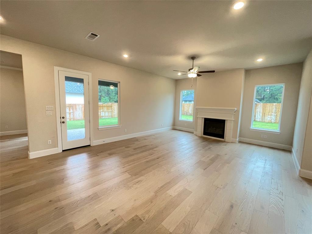 12727 Creekside Shadows Lane, Conroe, Texas image 13