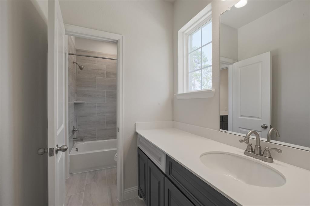 12727 Creekside Shadows Lane, Conroe, Texas image 37