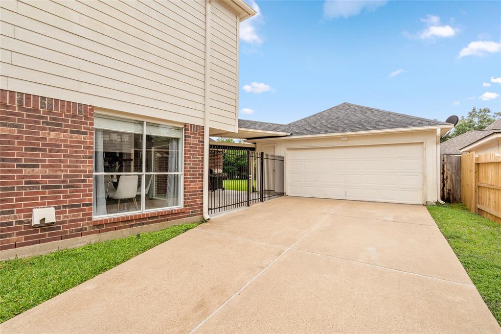 1706 Brightlake Way, Missouri City, Texas image 37