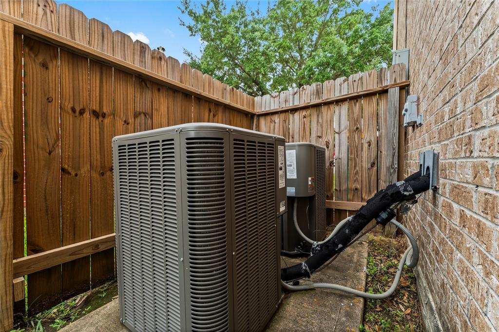 5211 Bur Oak Drive, Pasadena, Texas image 34