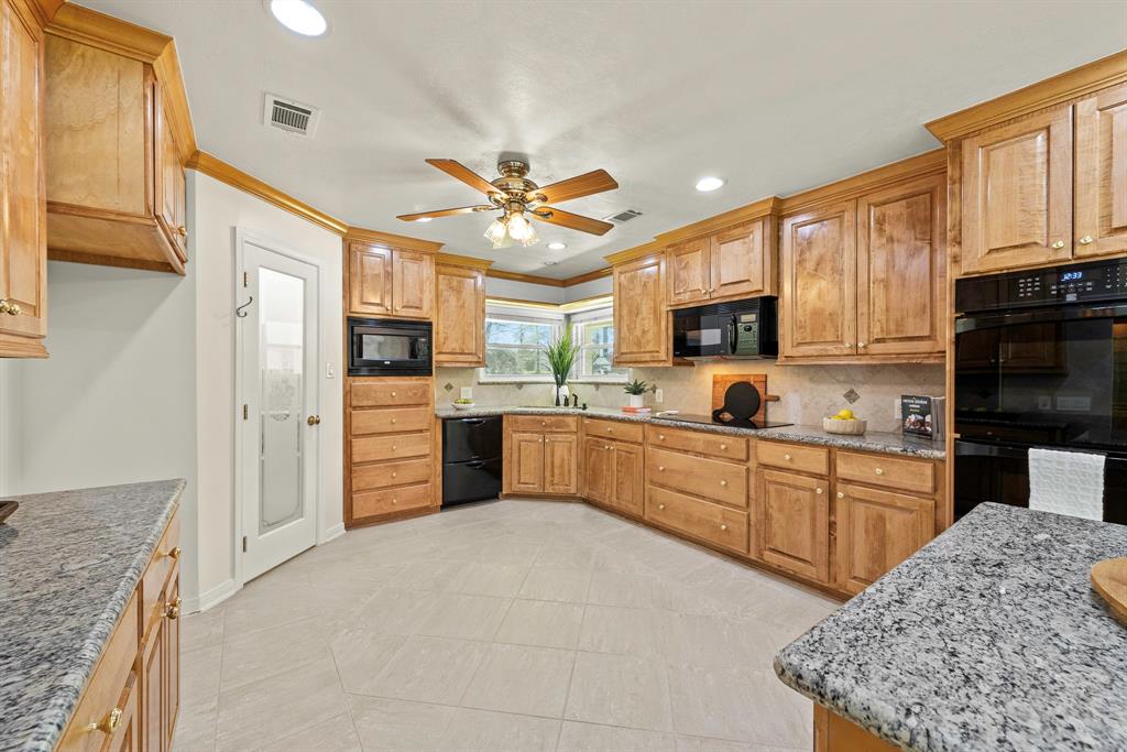 22327 Three Pines Drive, Hockley, Texas image 5