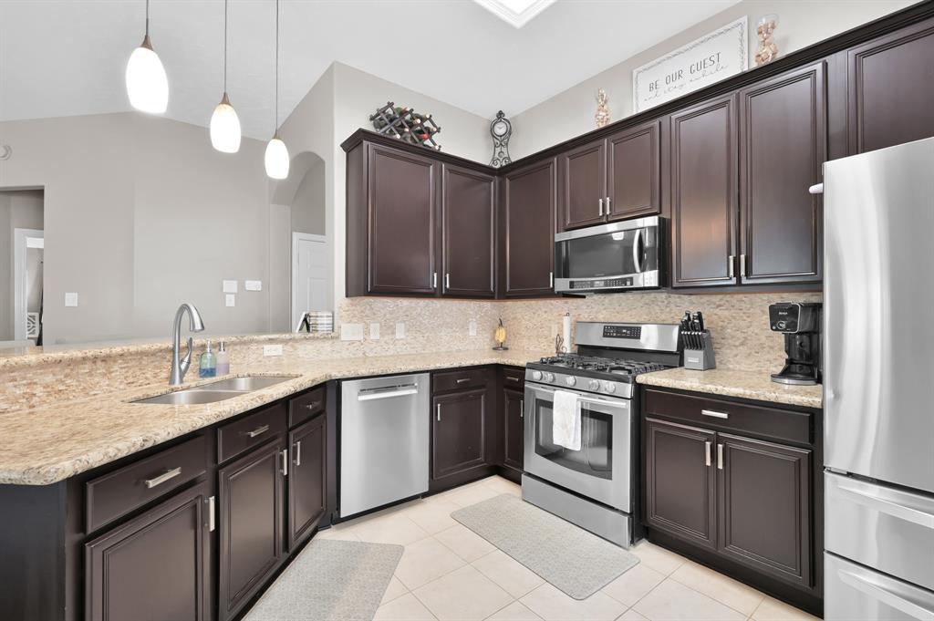 67 N Merryweather Circle, Conroe, Texas image 5