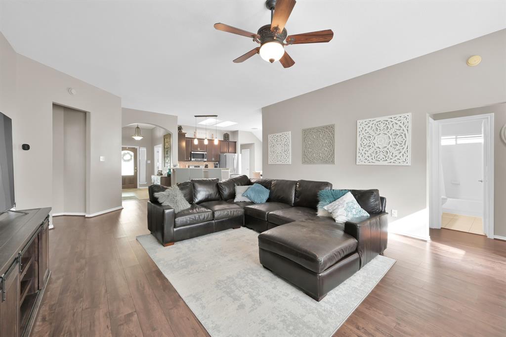 67 N Merryweather Circle, Conroe, Texas image 11