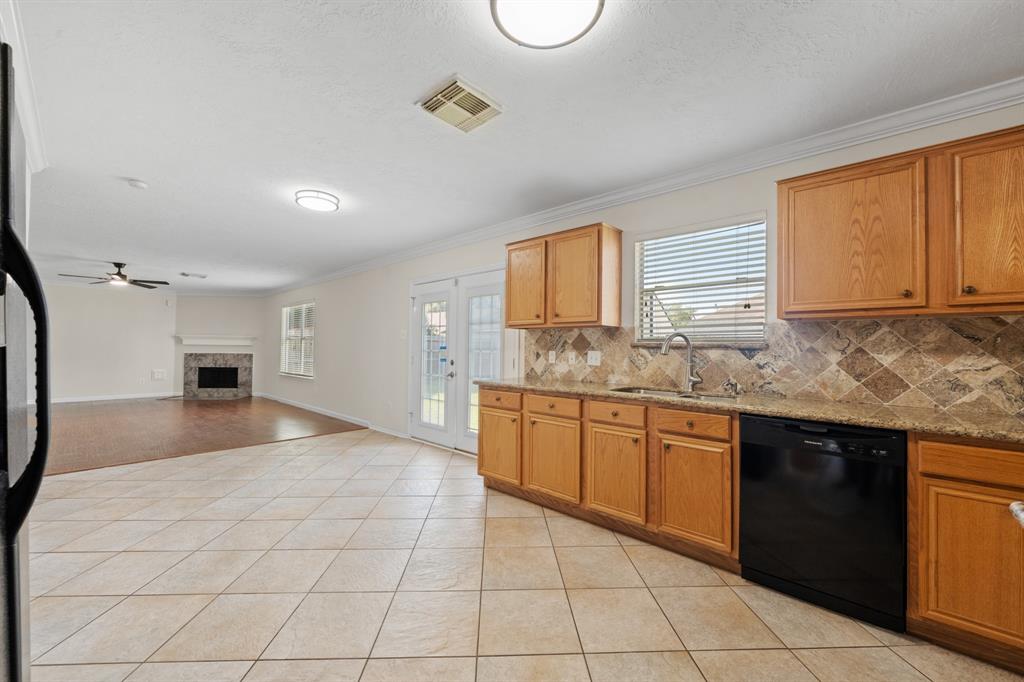 1959 Courtside Place Drive, Missouri City, Texas image 13