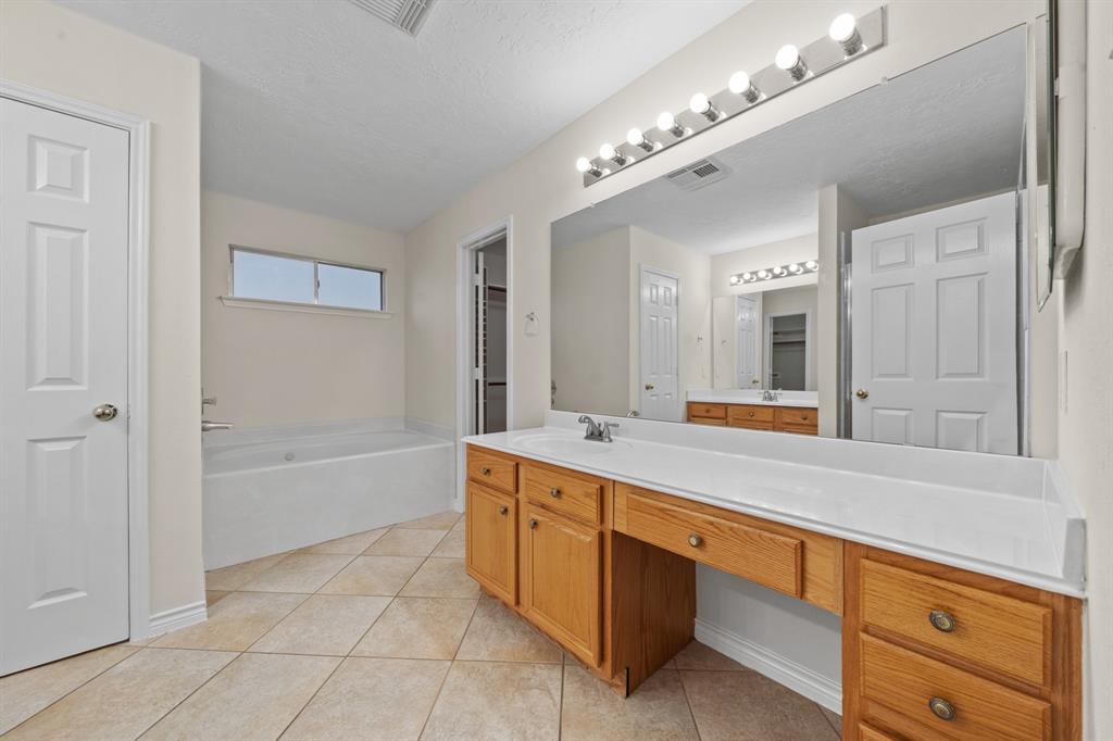 1959 Courtside Place Drive, Missouri City, Texas image 30