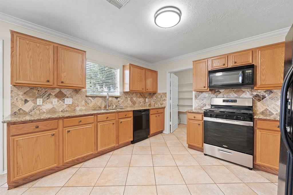 1959 Courtside Place Drive, Missouri City, Texas image 12