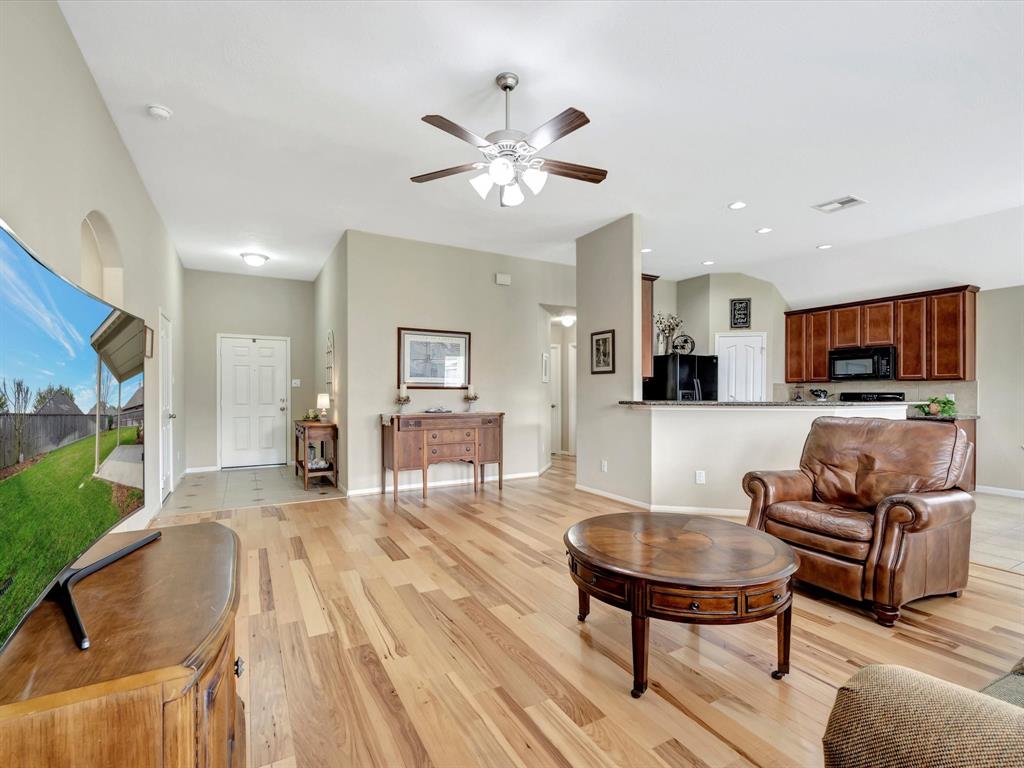 4038 Palmetto Court, Dickinson, Texas image 6