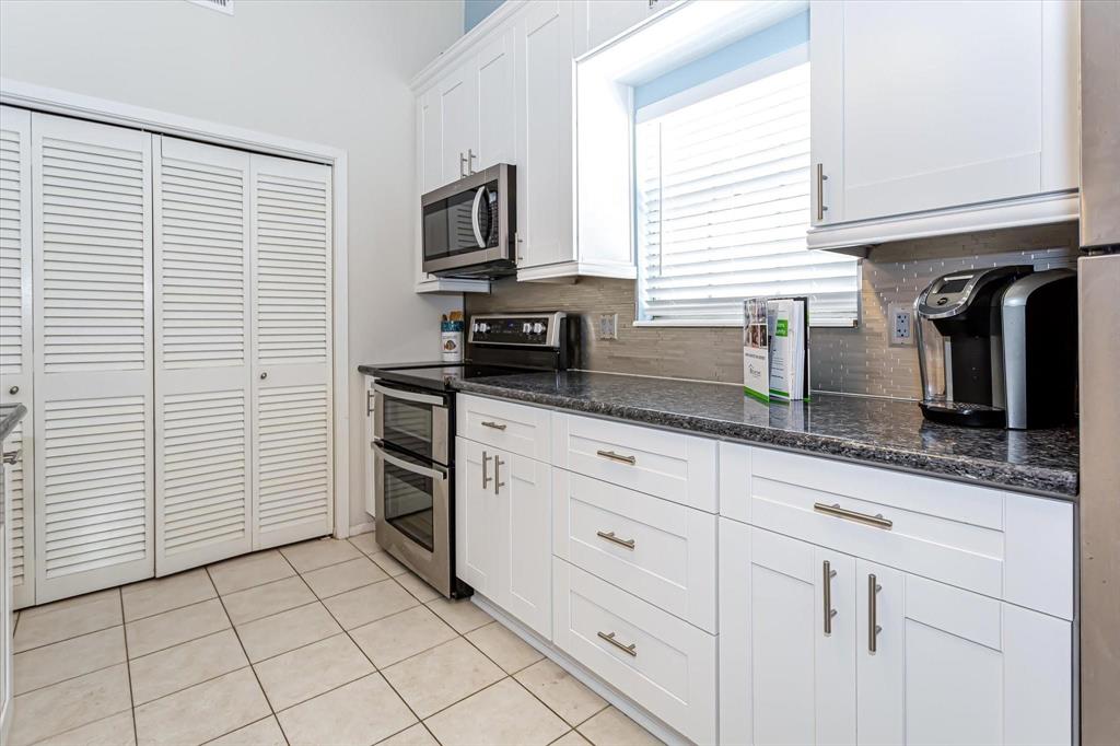 12828 E Madrid Rd, Galveston, Texas image 19