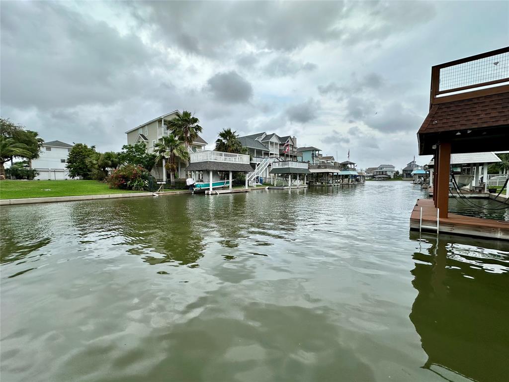 12828 E Madrid Rd, Galveston, Texas image 30