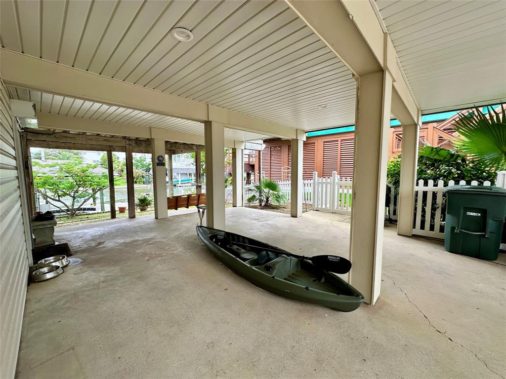 12828 E Madrid Rd, Galveston, Texas image 4