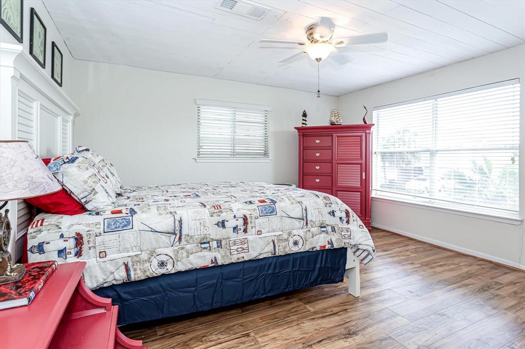 12828 E Madrid Rd, Galveston, Texas image 25