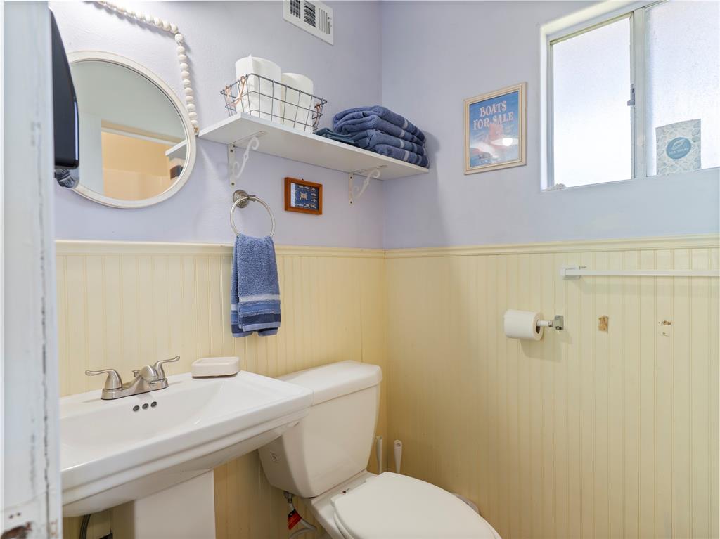 327 Bayshore Drive, Palacios, Texas image 30
