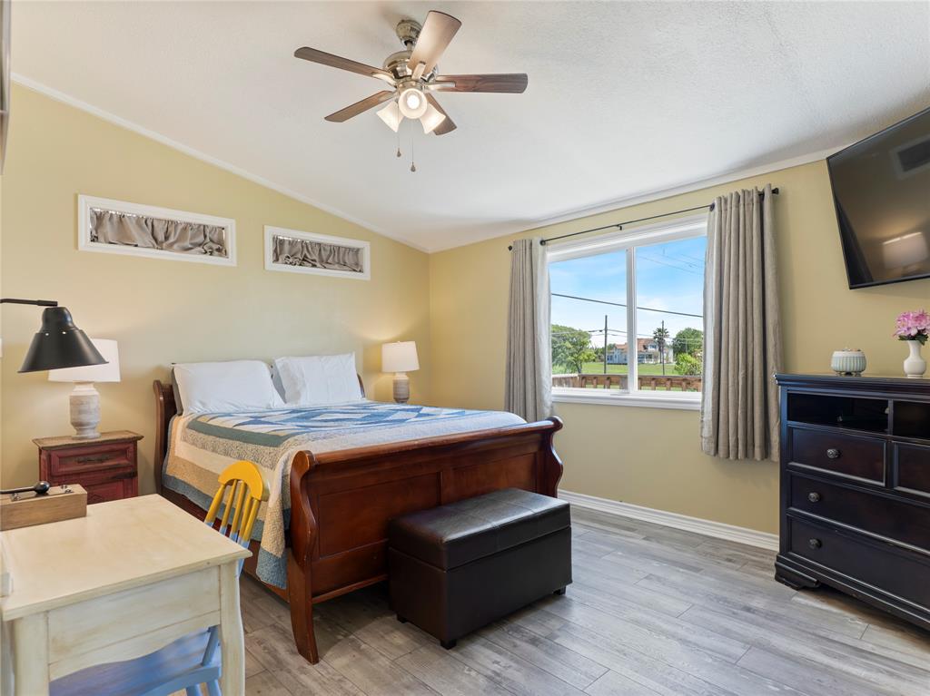 327 Bayshore Drive, Palacios, Texas image 18
