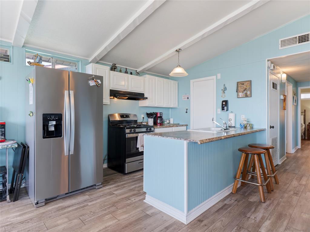327 Bayshore Drive, Palacios, Texas image 4