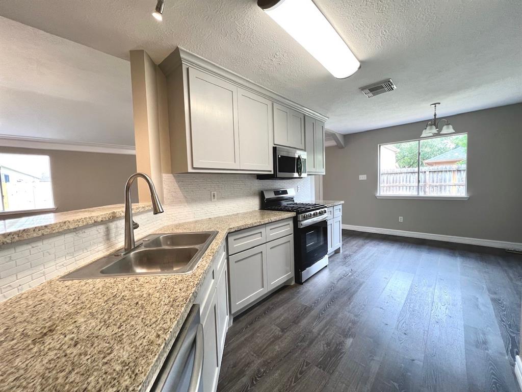 19326 Misty Cove Drive, Katy, Texas image 23