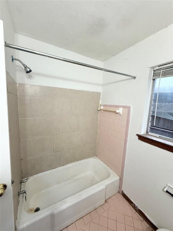 15307 Woodforest Boulevard, Channelview, Texas image 15