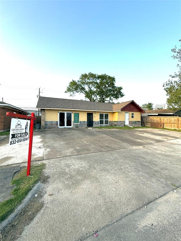 15307 Woodforest Boulevard, Channelview, Texas image 1