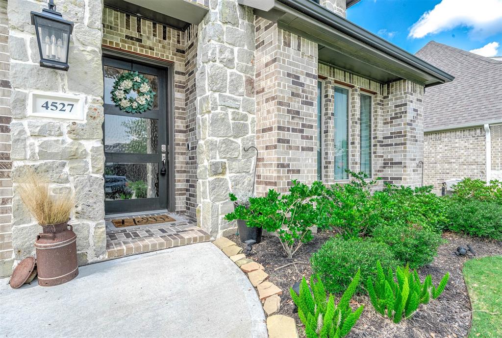 4527 Peloton Road